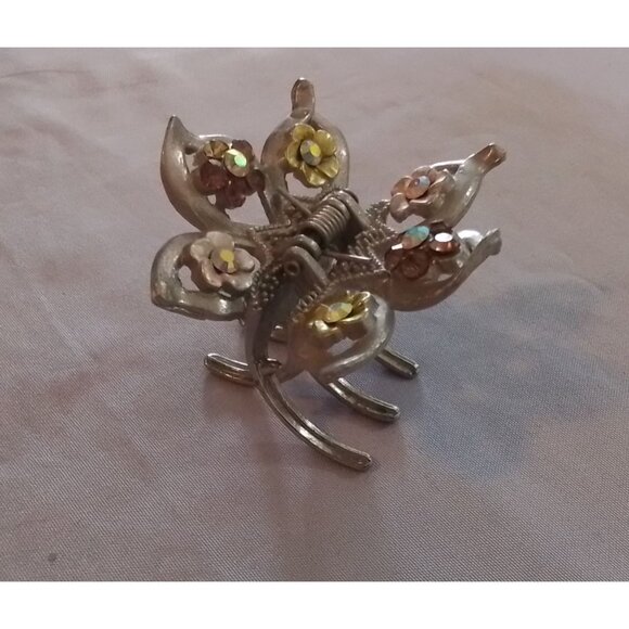 Vintage Flower Design Metal Hair Claw Clip With Rhinestone Accents - Picture 1 of 3